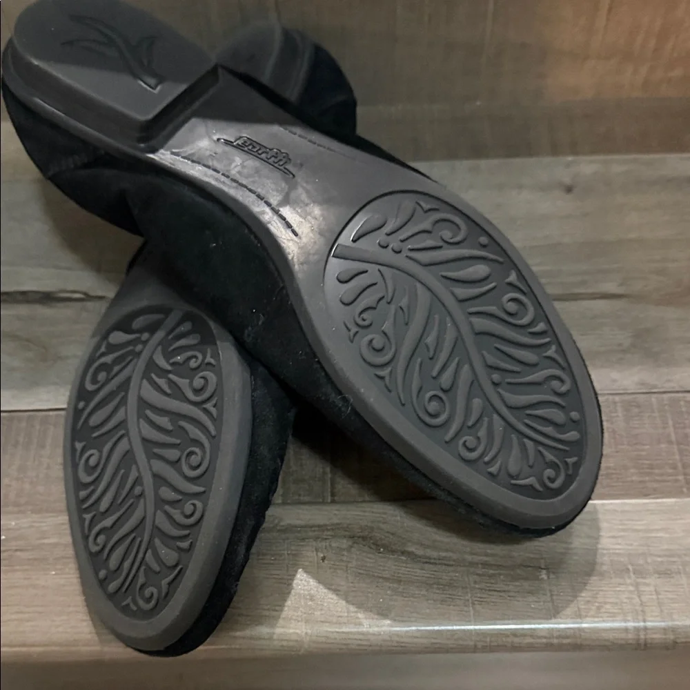 Earth Black Laser-Cut Suede Ballet Flats - Picture 5 of 5